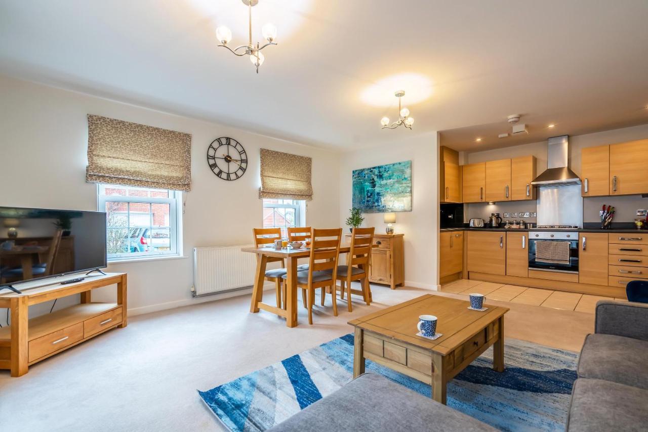 The Augustine - Modern Two Bed Ground Floor Apartment With Parking Canterbury Exteriör bild